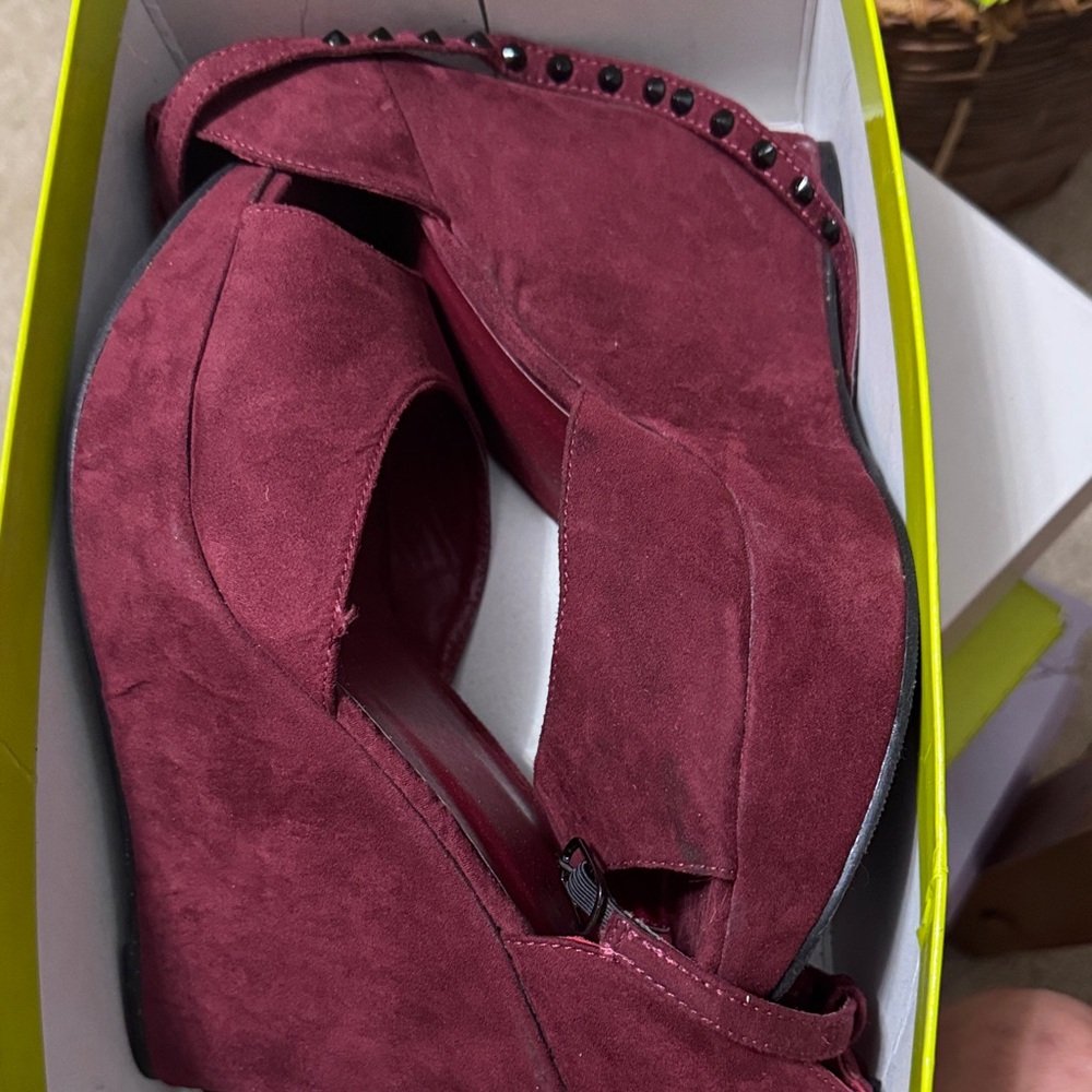 Elegant Burgundy Wedge Heels